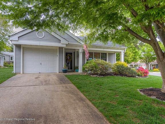 3rd image of 1534 Serrata Way