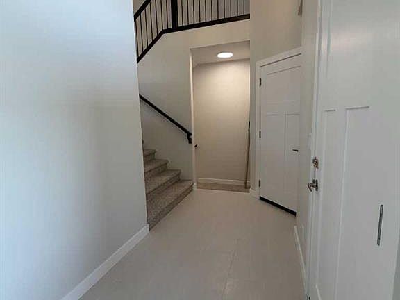 4th image of 25 W Thatcher Ave