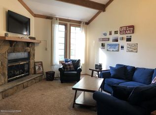 8 Castagnolia Dr, Unit, PA 18624