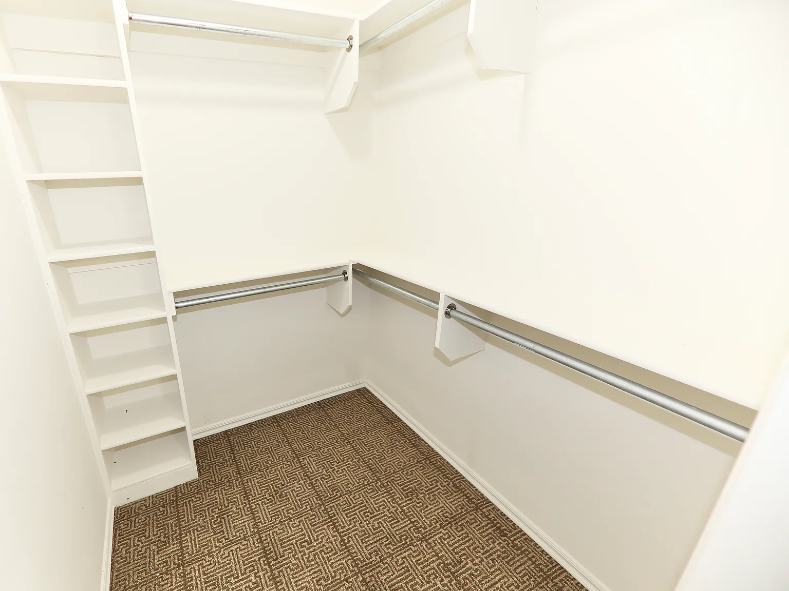 3 bed, 1200 sqft, $1,500 — Photo 4