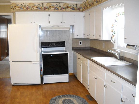 2nd image of 2861 Buttles Rd