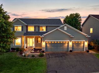 1122 Drew Dr, Woodbury, MN 55129