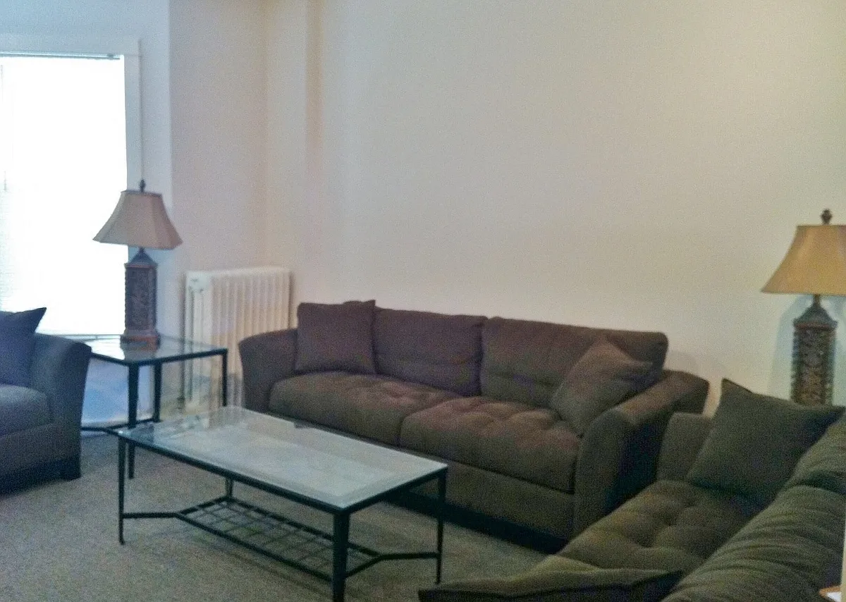 Building Photo - 202 Williams St #2