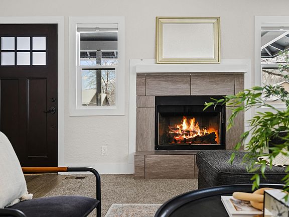 4th image of 6931 Belhaven Dr