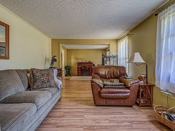 4th image of 1428 Gosling Dr