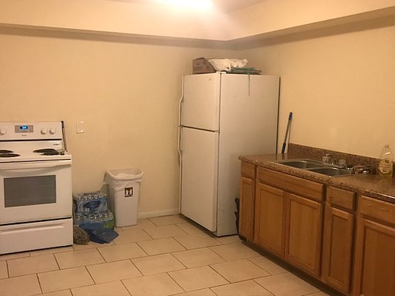5th image of 1016 E Seward St