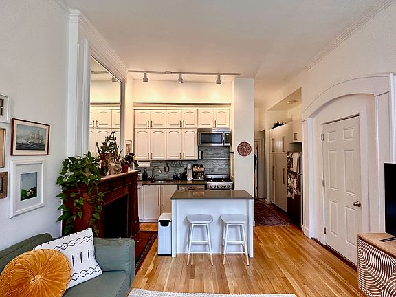 2nd image of 173 Saint Marks Ave APT 2