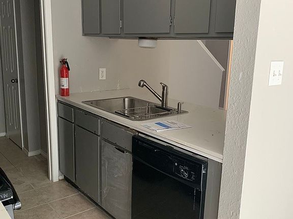 4th image of 1318 Southport Dr APT C