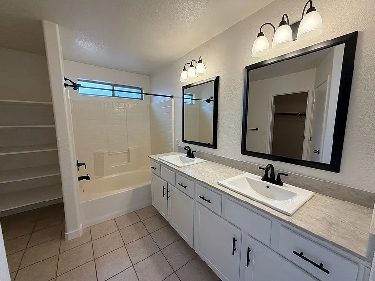 12710 W Ash St — Photo 14