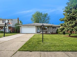 4251 Nickolas Dr, Sterling Heights, MI 48310