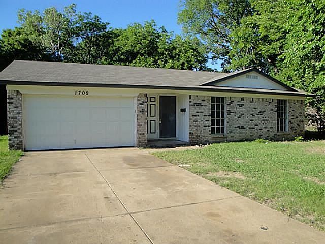 1st image of 1709 Morrison Dr