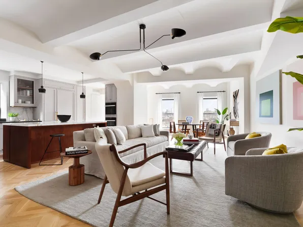 275 West 10th Street image 1 of 19