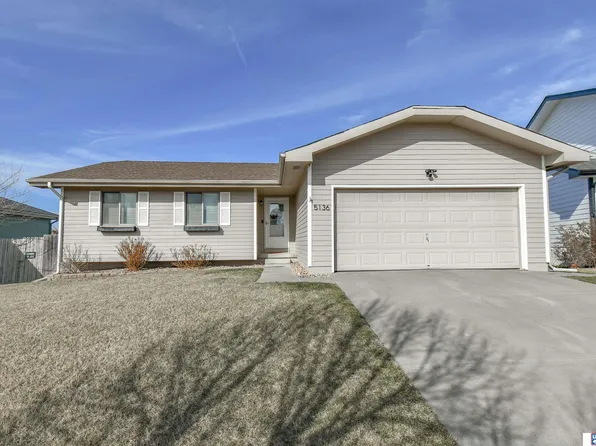 5136 W Sparrow Ln, Lincoln, NE 68528