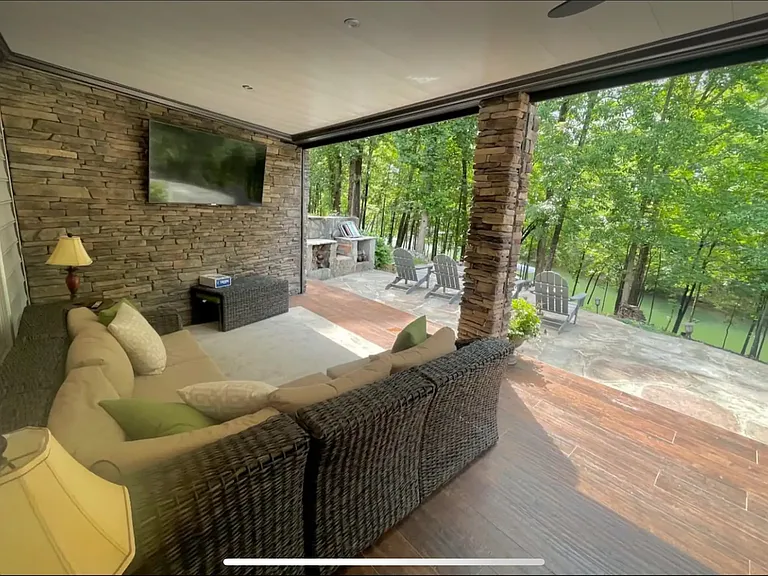 210 Brooks Dr — Photo 10