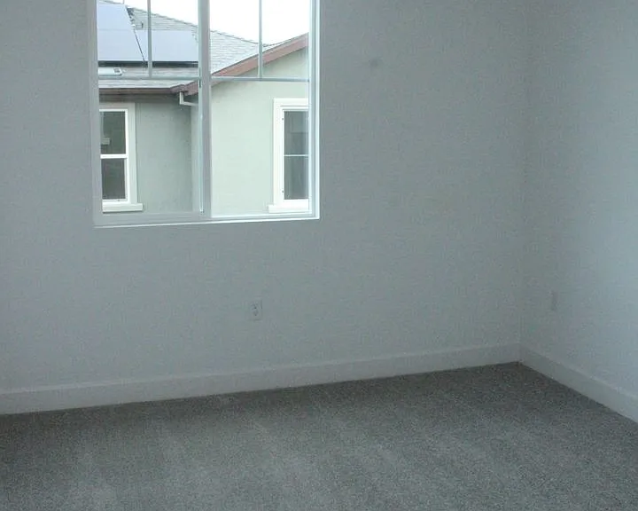 405 Mystic Ln — Photo 26