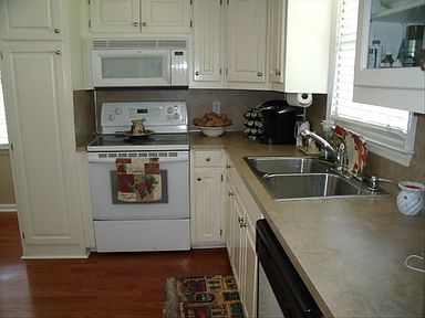 Kitchen w/Wood Floors