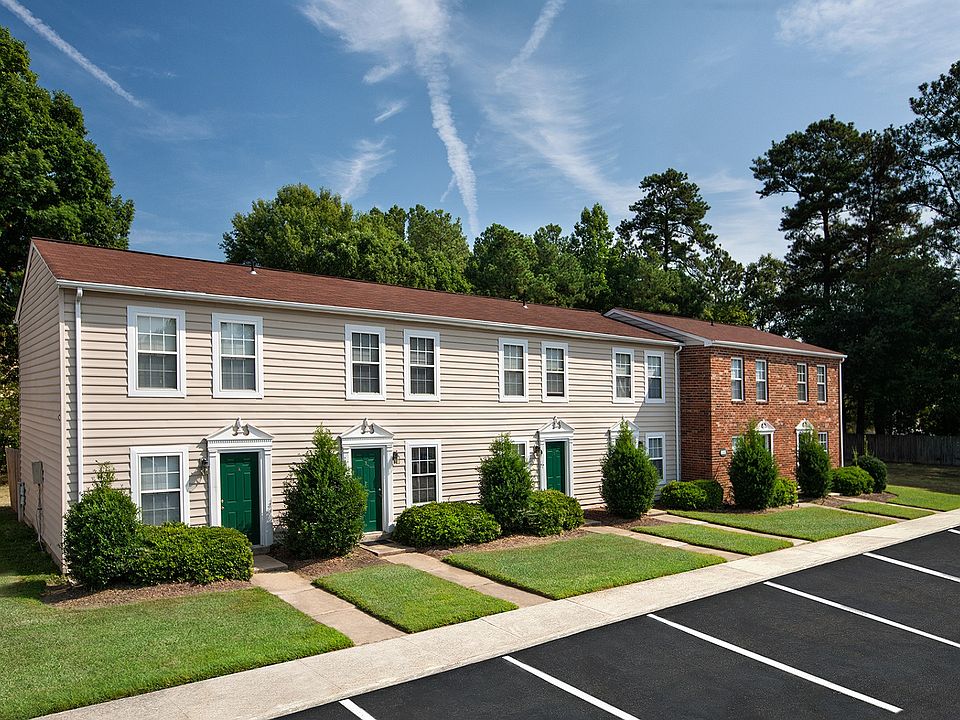 Make Woodbriar your new home.