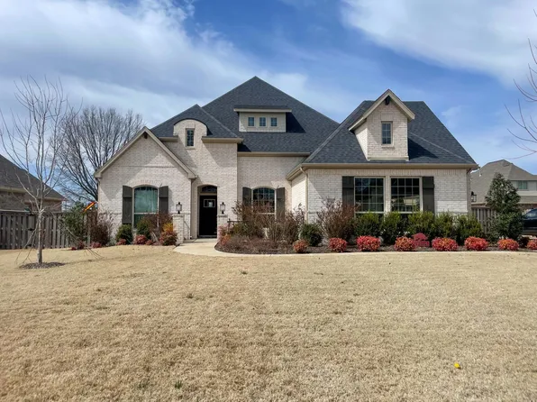 6302 S 28th St, Rogers, AR 72758
