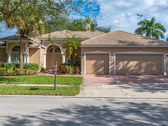 3rd image of 13083 NW 23rd St