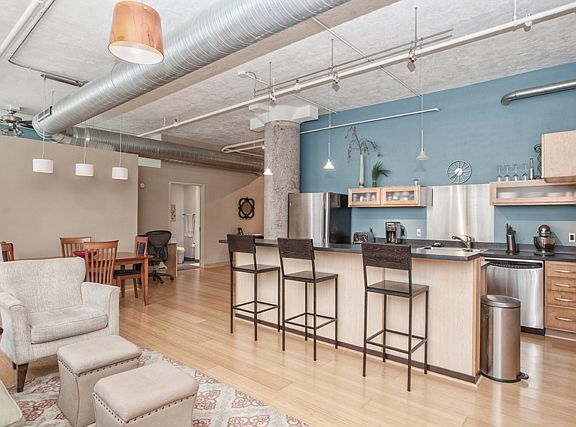 5th image of 1627-1629 Locust St #302