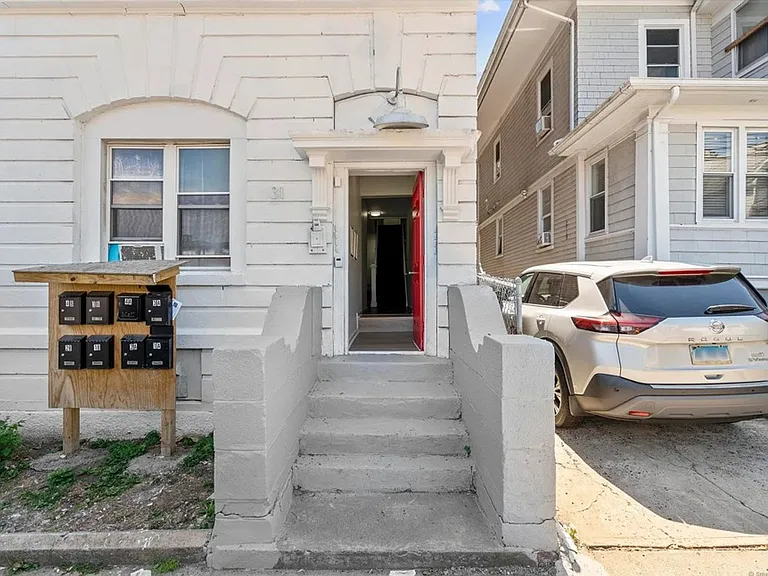 31 Whittier St — Photo 4