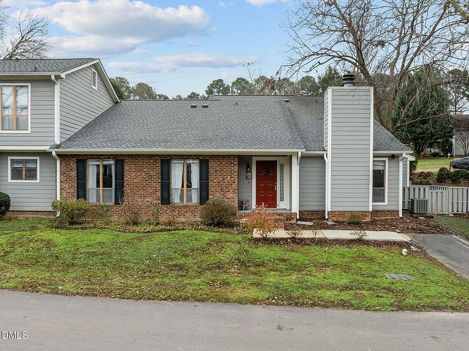 1st image of 122 Clancy Cir
