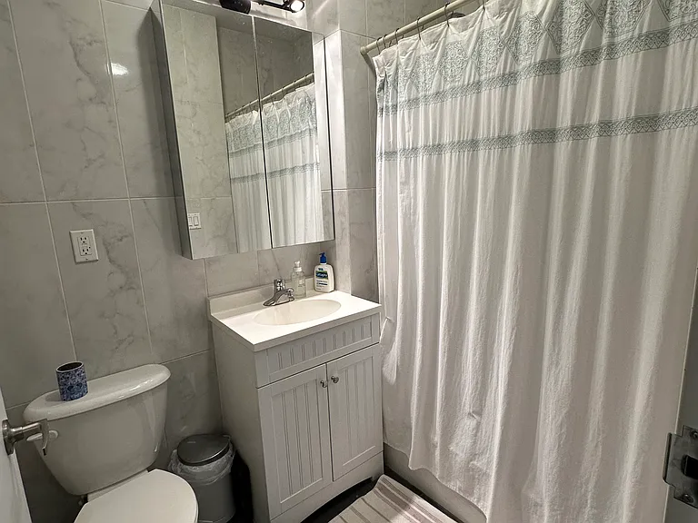 154 N 7th St #403 — Photo 6