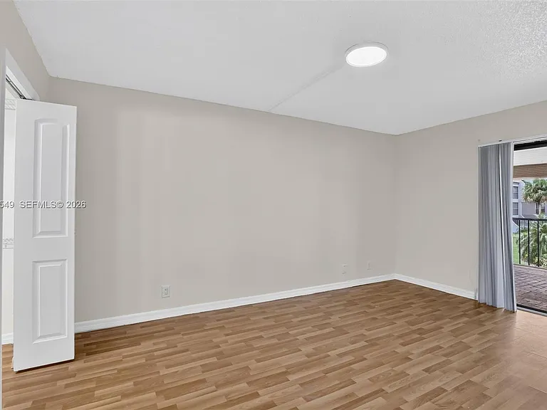 220 Lakeview Dr #210 — Photo 19