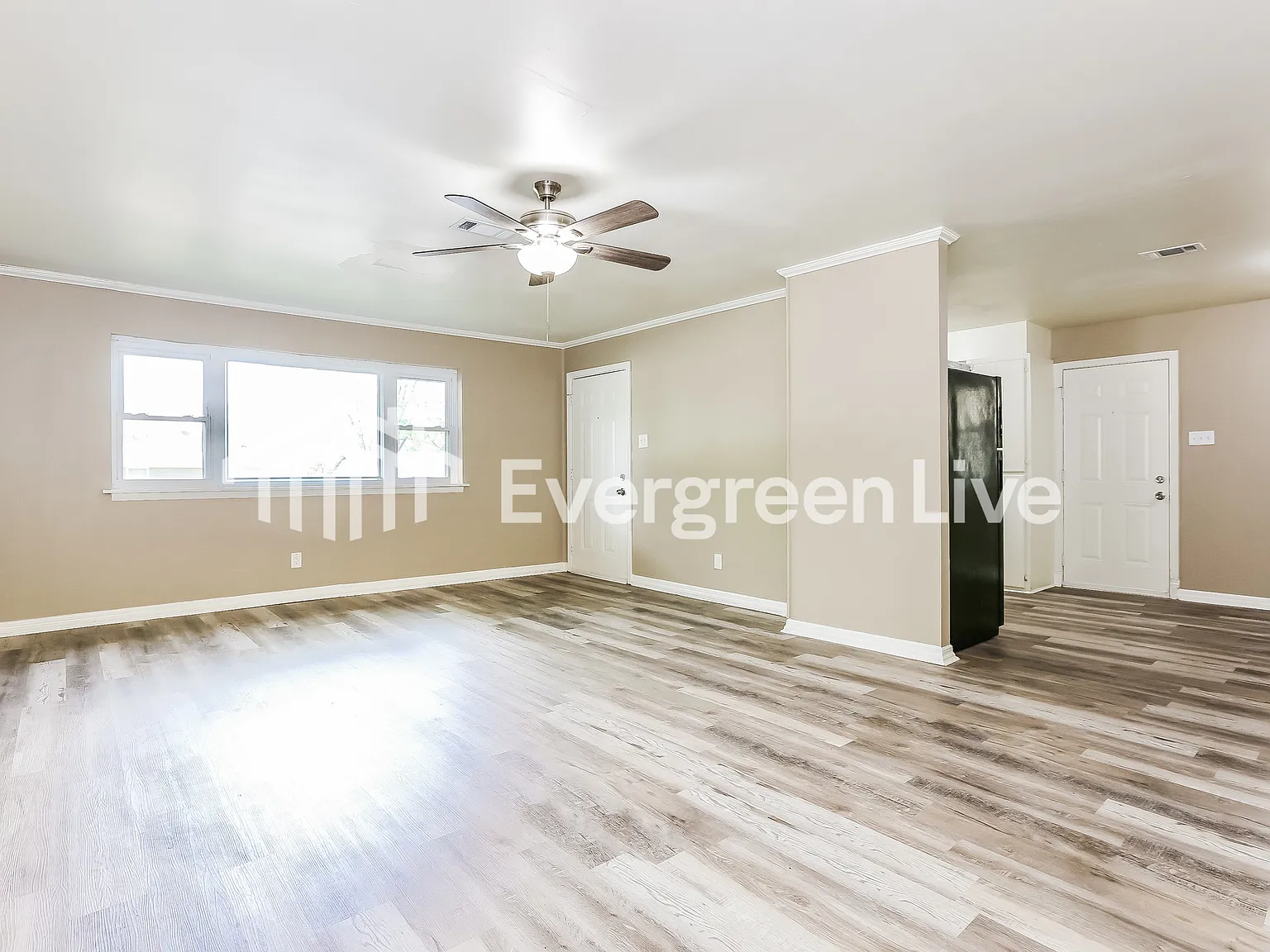 3 bed, 2.0 bath, 1228 sqft, $1,145 — Photo 3