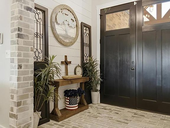 4th image of 255 Clements Cir