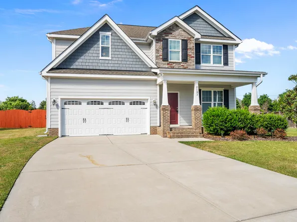 2133 Mills Crest St, Fuquay Varina, NC 27526