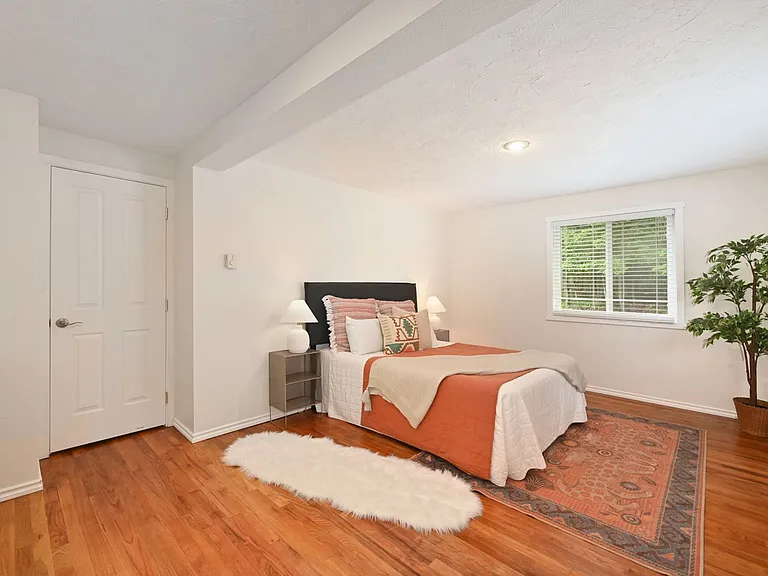 13804 Redmond Way — Photo 15