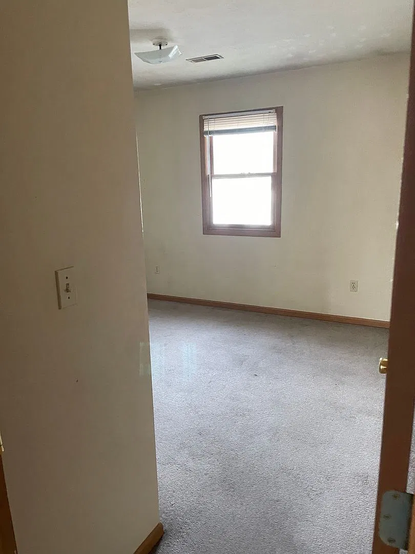 2 Bedroom 1 Bathroom Apartment For Rent — Photo 2