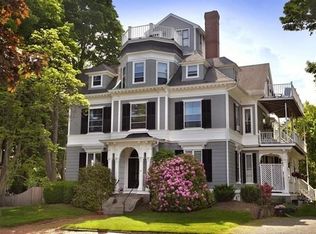 39 Broad St APT 4, Newburyport, MA 01950