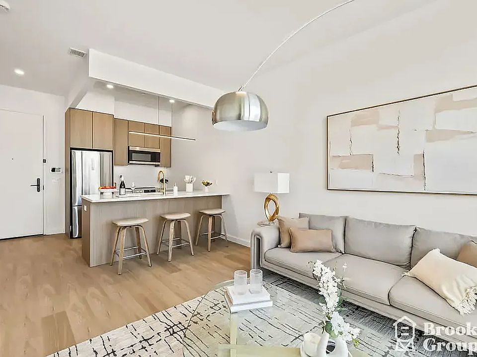 1st image of 556 Baltic St #904