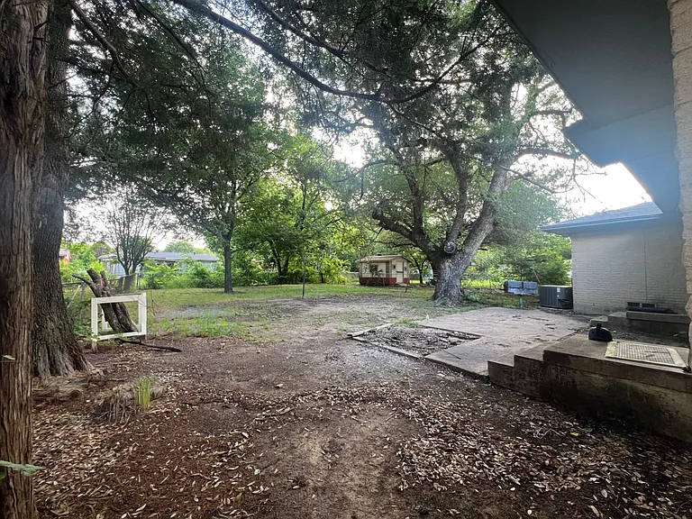 2405 Inadale Ave — Photo 15