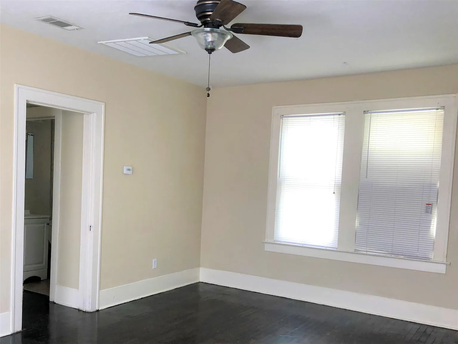 1 bed, 1.0 bath, $795 — Photo 4