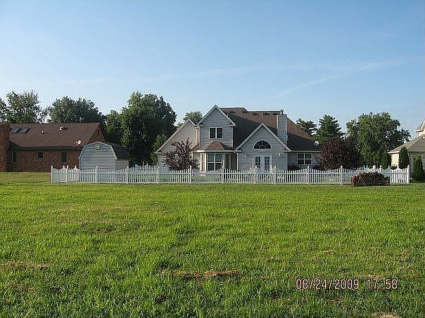2nd image of 214 Arlington Dr