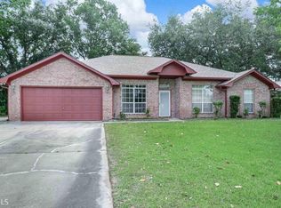 111 Lake Manor Dr, Kingsland, GA 31548
