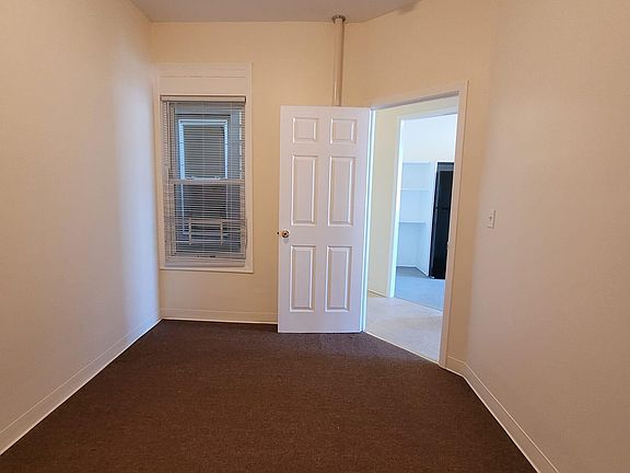 3rd image of 204 N 9th Ave