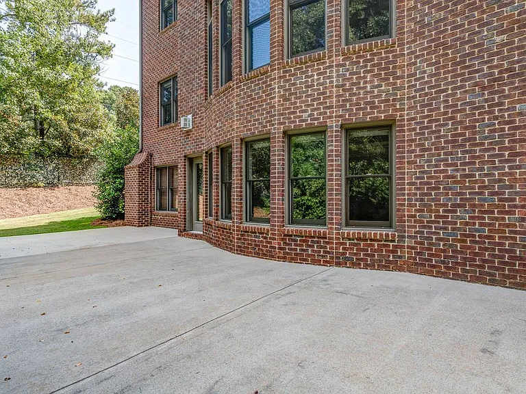950 Glengate Pl — Photo 15