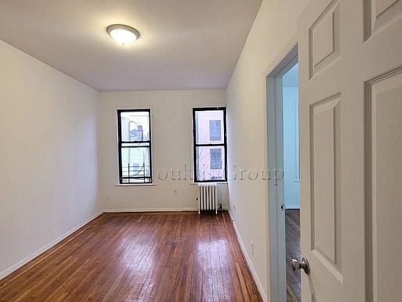5th image of 2554 38th St APT 1C