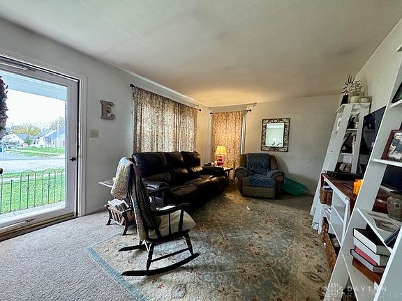 4th image of 624 Allenwood Ct