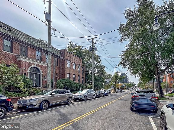 5th image of 3726 12th St NE
