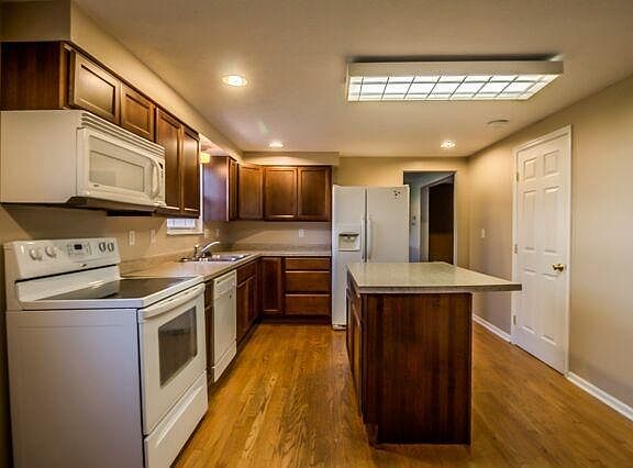3rd image of 7439 Gungadin Dr