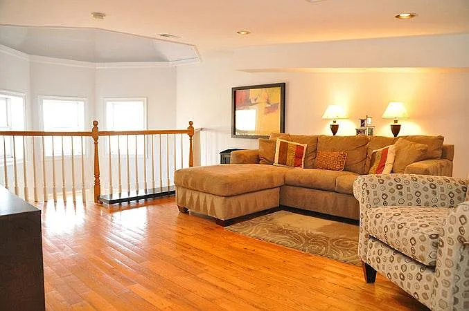 Upstairs Loft/Den