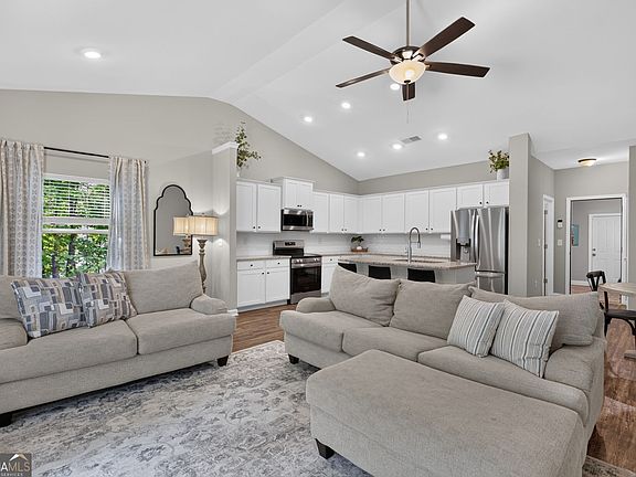 2nd image of 432 Clematis Ct