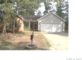 233 Forest Oak Dr, Clover, SC 29710