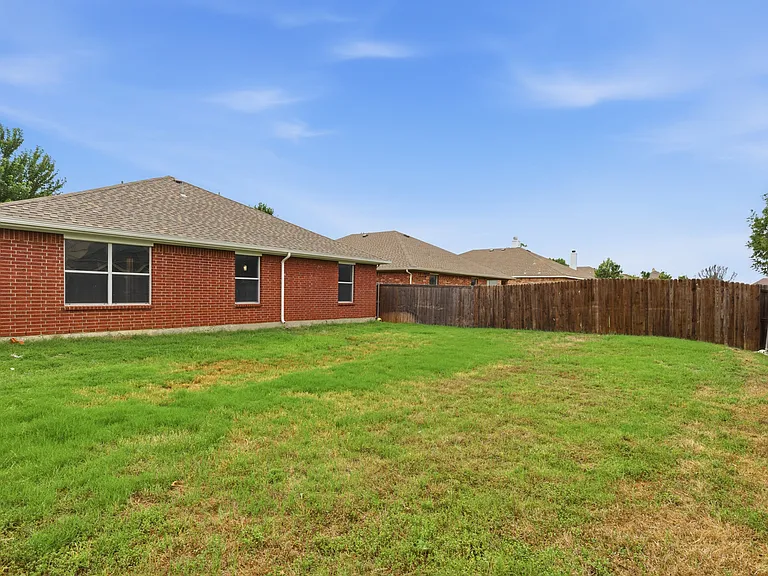 2051 Sunny Side Dr — Photo 37