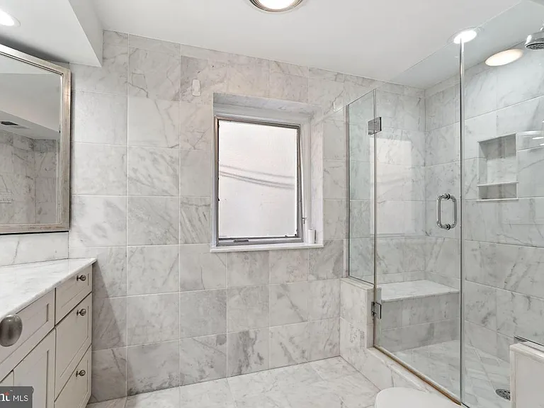 1675 Wisconsin Ave NW — Photo 24